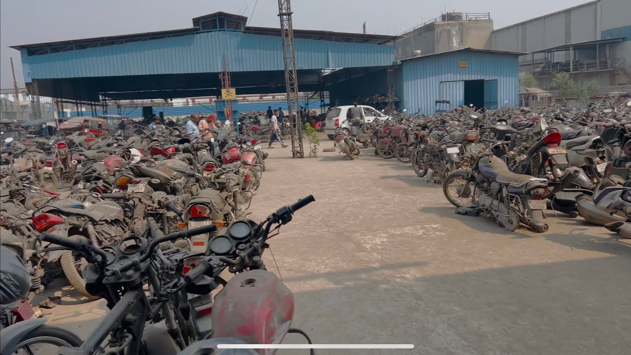 Mini vlog bike scrap yard 😱😱 // all bike scrap // bike ka sara saman //location -sikandarabad