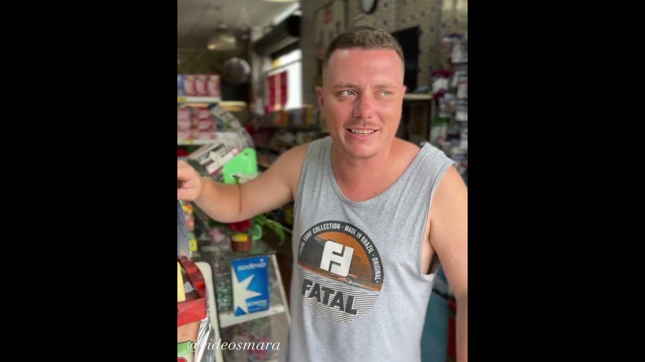 O patrão pediu para ele descartar os produtos vencidos, mas ele fez isso