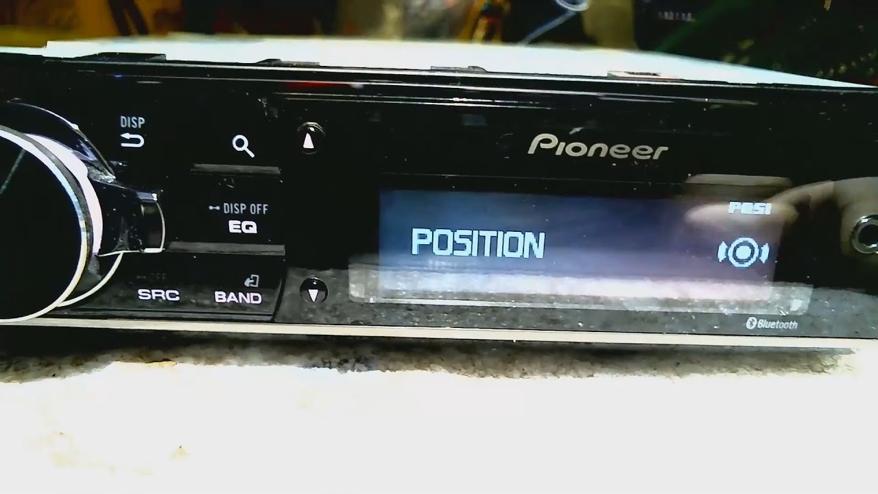 RV-ELECTRONIC - Réparation d'un Autoradio Pioneer DEH 80PRS (faible qualité vidéo)