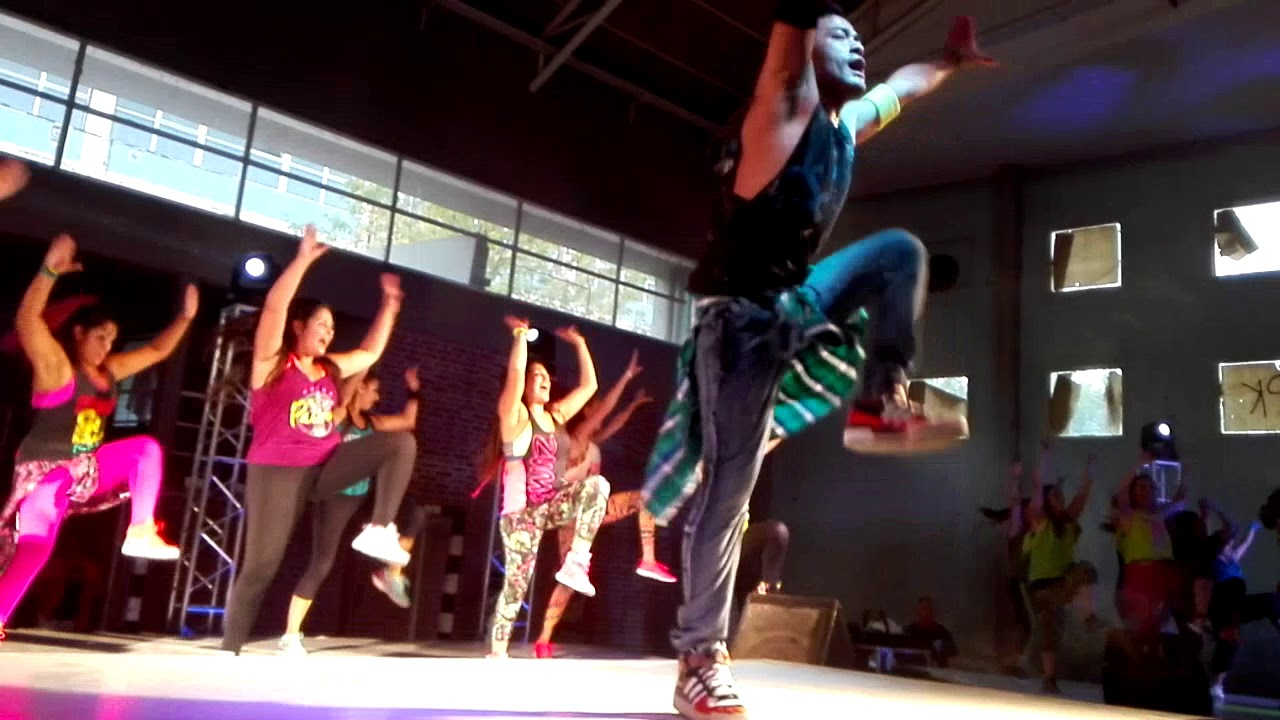 WARM UP ZUMBA