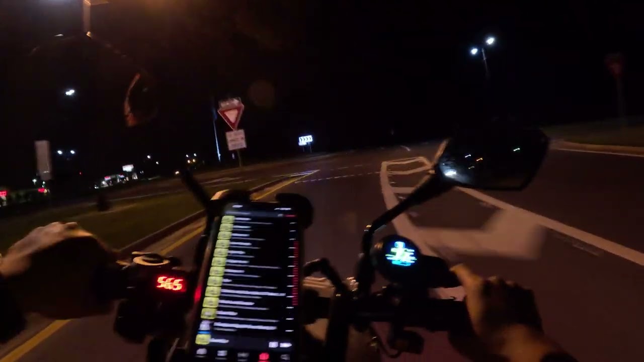 Teewing X5 electric scooter night ride