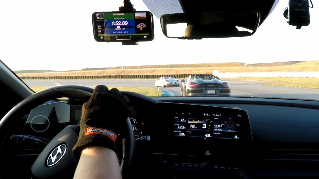🚗💥 718 Porsche Spyder vs. Hyundai Elantra N: Track Battle! 💥🚗