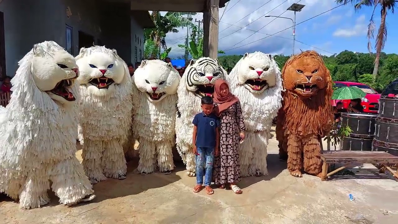 KIRAB CAN MACANAN DAN DRUMBAND SINGO MANGGALA DI PLALANGAN BINTORO JEMBER PART 2