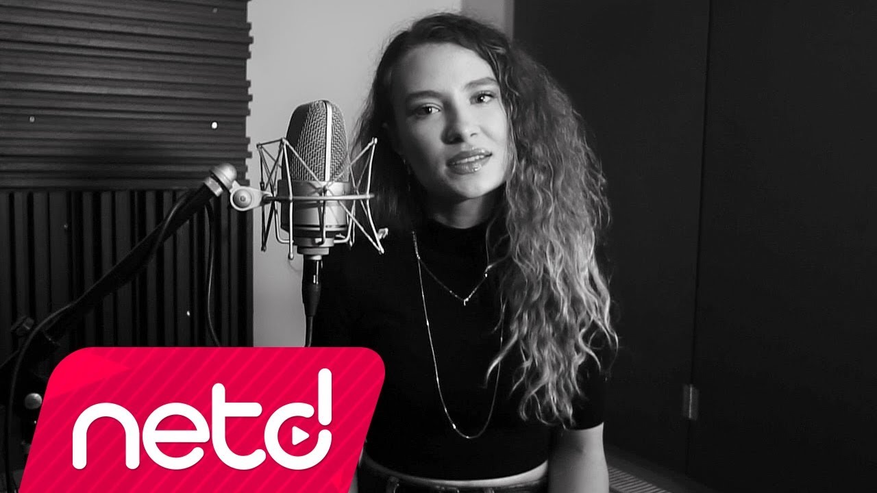 Irmak Arıcı feat. Sinan Akçıl - Bir Devir Bitti