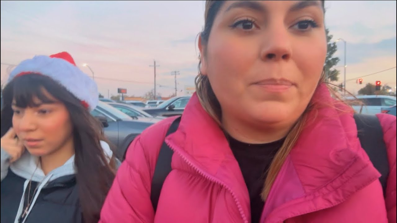 VLOGMAS 2-4 DAY : BAKERSFIELD CHRISTMAS PARADE 2025 