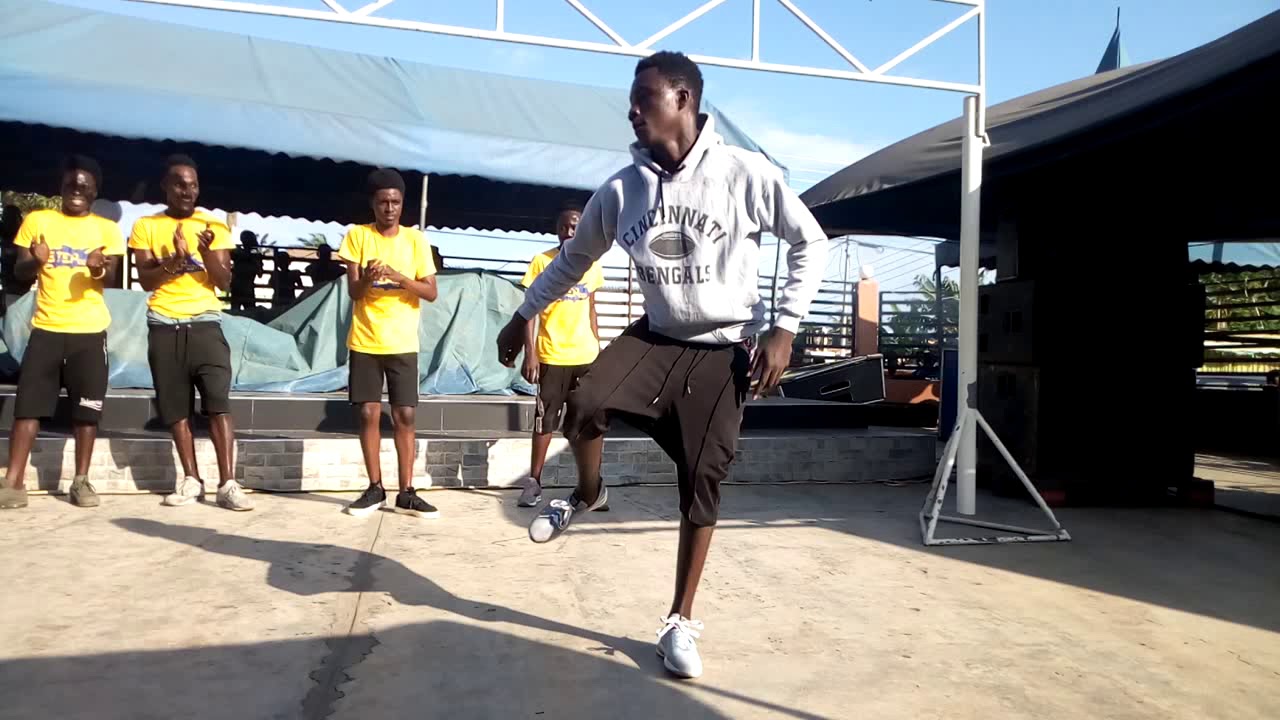 Step Down Dancers(2)