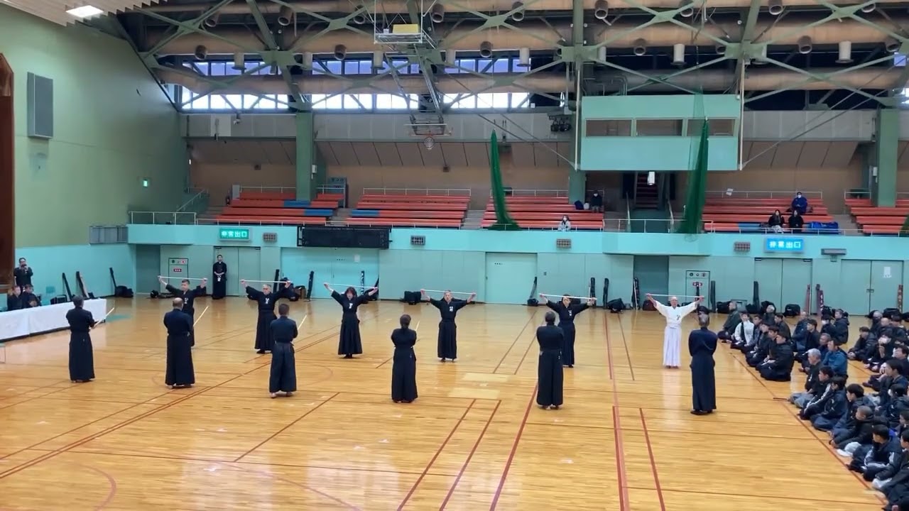 令和８年１月４日               県剣道連盟稽古始め  杖道演武