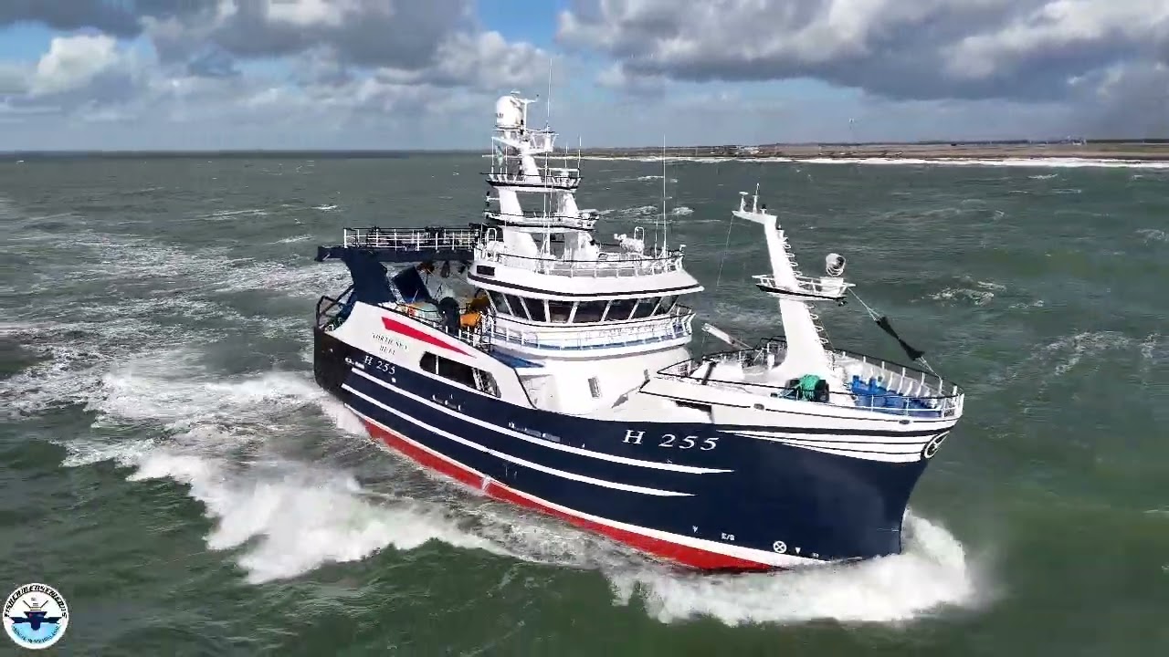 H 255 NORTH SEA #beautiful #youtubeshorts #drone #fishermen #sea #boating 