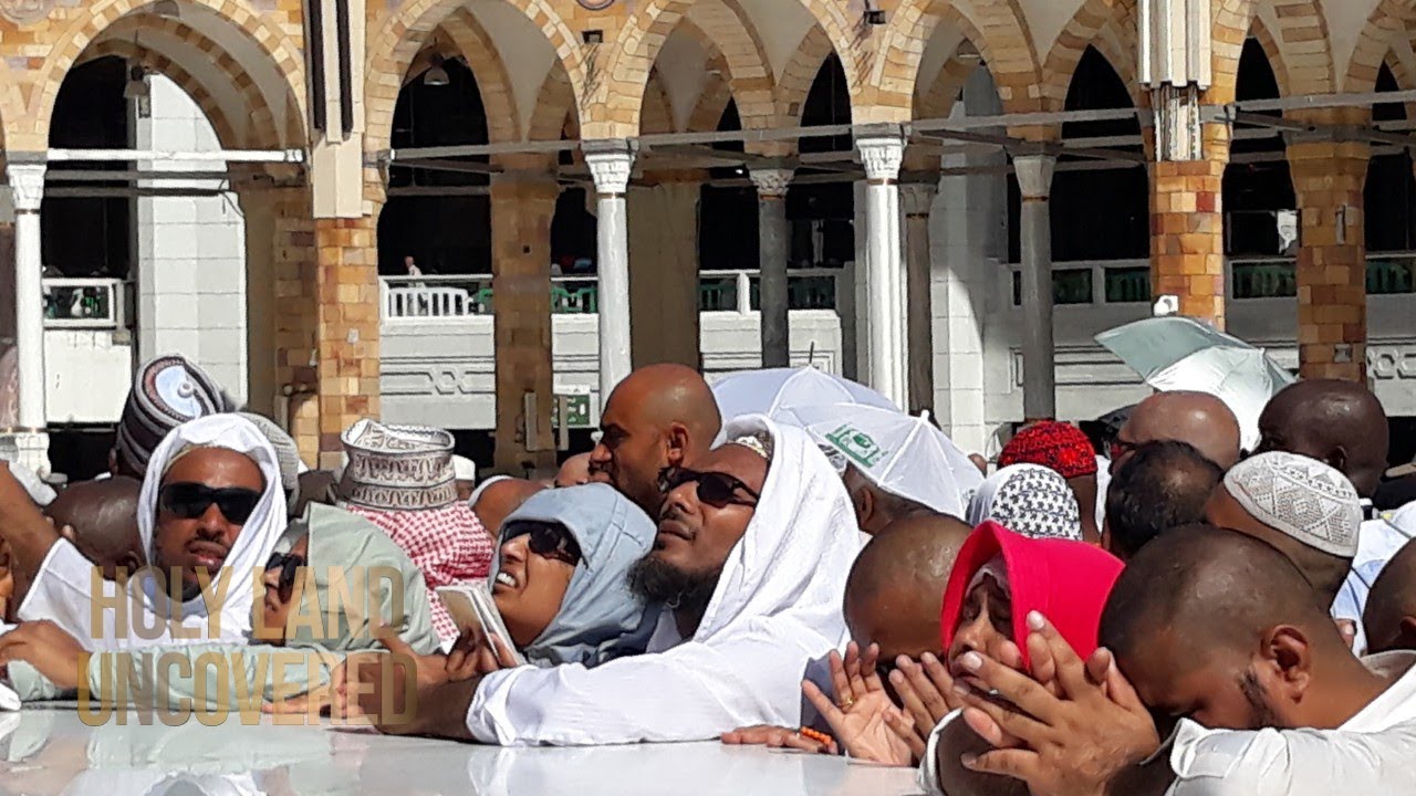 Muslim Pilgrims Flock to Mecca for the Hajj