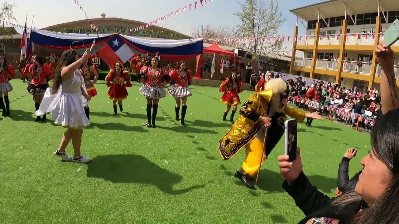 baile 15 de septiembre 2022 colegio los pensamientos cuarto medio B, la diablada