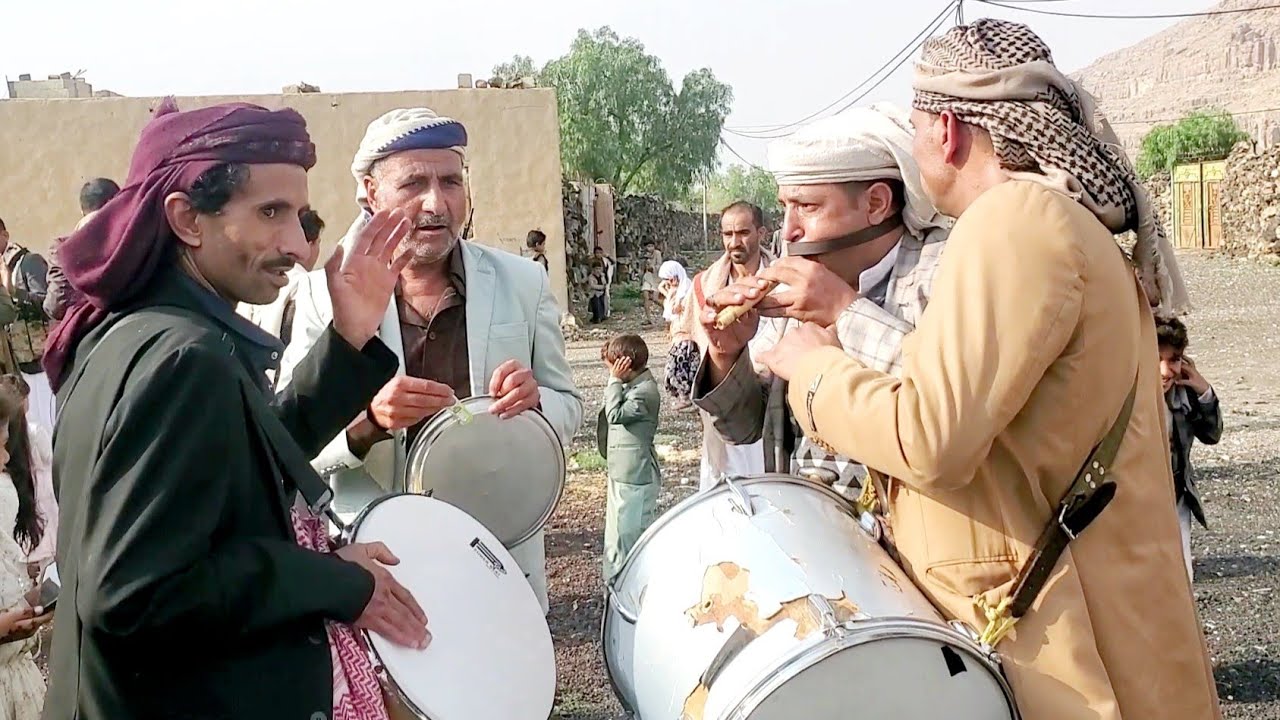 من اجمل المشاجب الصبح في حاشد بيت الحديقي مزمار محمدصالح العروسي وبدري عموش وعبده عموش ومحمدعلي عموش