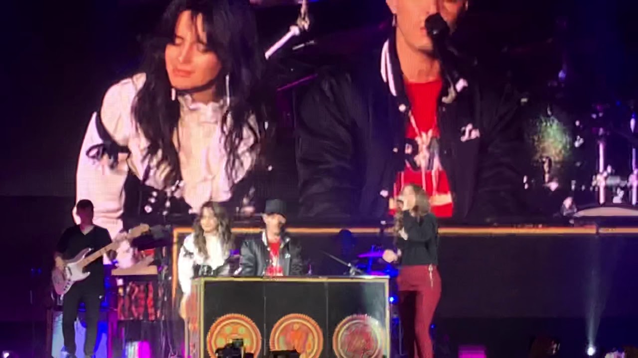 “Corre” - Camila Cabello ft Jesse & Joy - Live Mexico City 24/09 NBTS TOUR