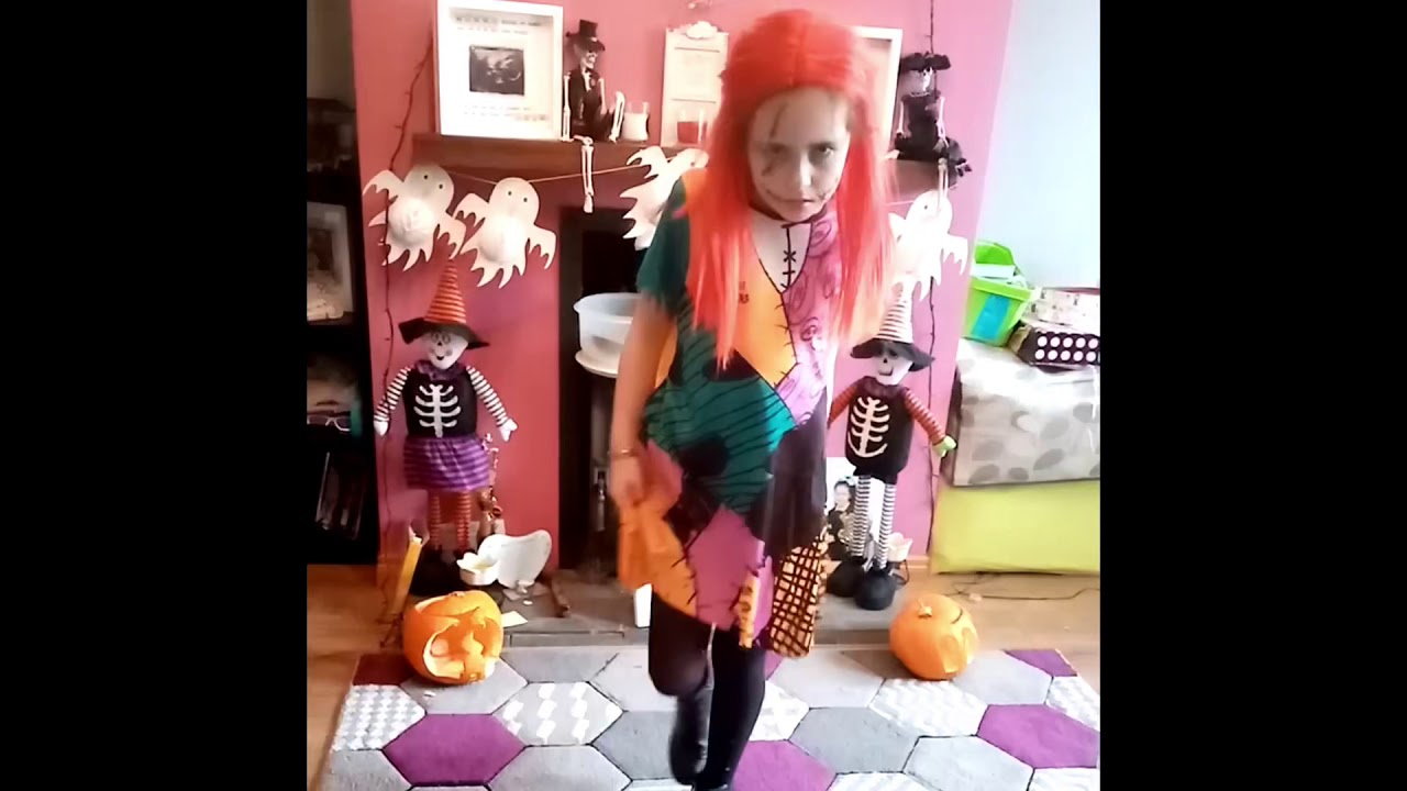 This is halloween,  nightmare before christmas🧡🕸🖤