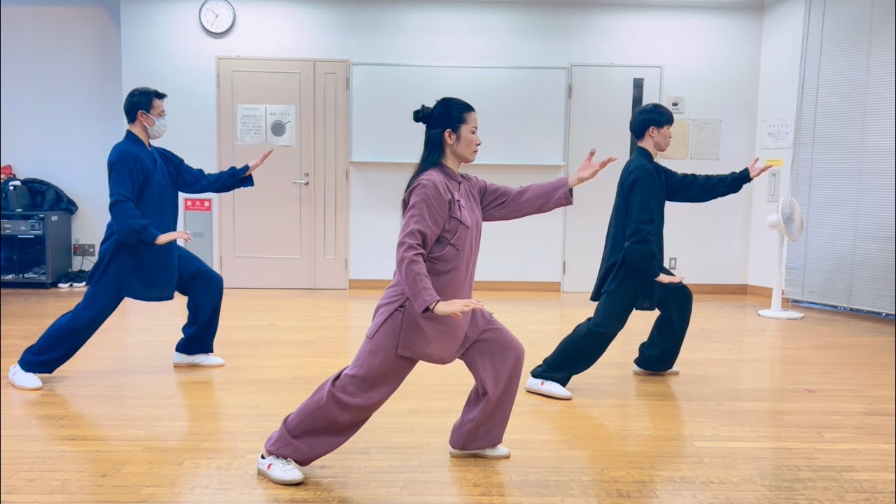 #taichi#太極拳 #24式简化太极拳#太極拳教室 興味のある方はぜひ一度見学に来てみて下さい。葛飾区立石にて毎週火曜日，日曜教室に行っています連絡先:電話080-2485-9956