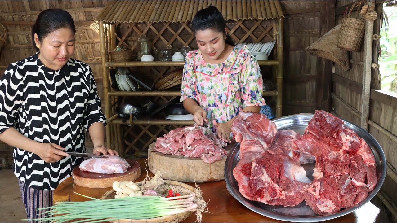 Mother and daughter cooking, Beef for a table - Countryside life TV