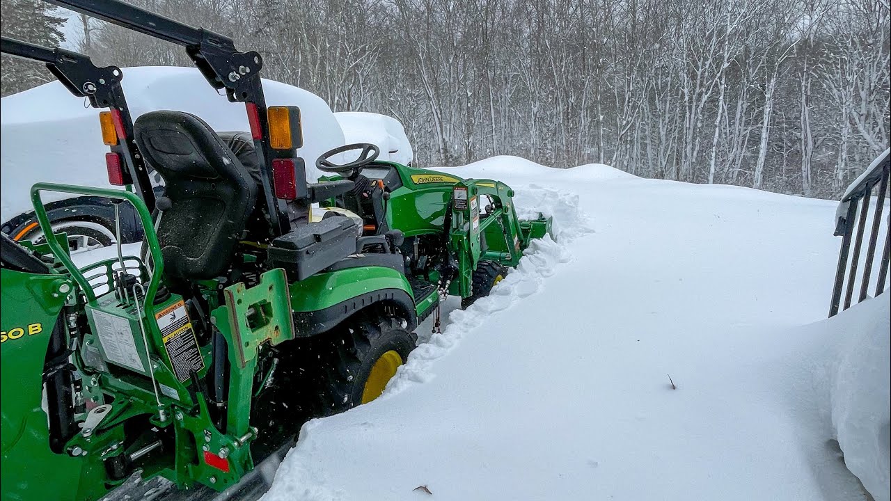 Plowing 22 inches of snow with John Deere 1025R after blizzard in Connecticut!! Bucket only!! 
