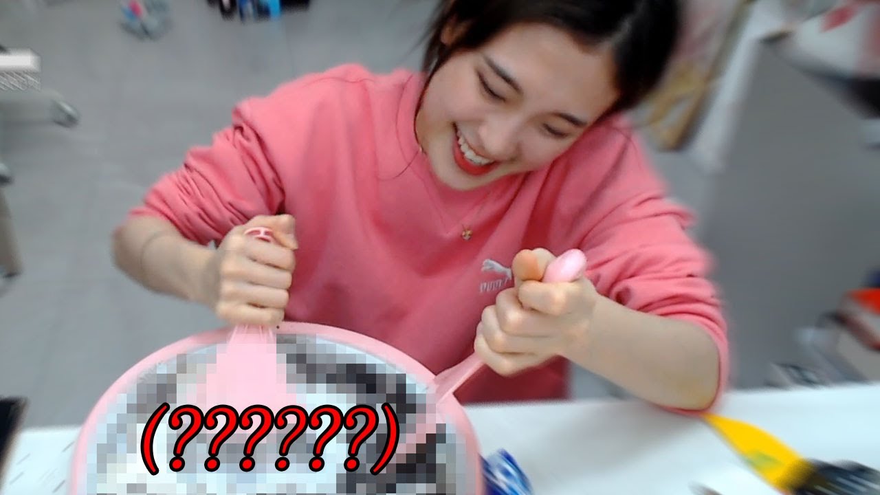 집에 갇힌 24세 유튜버의 부업