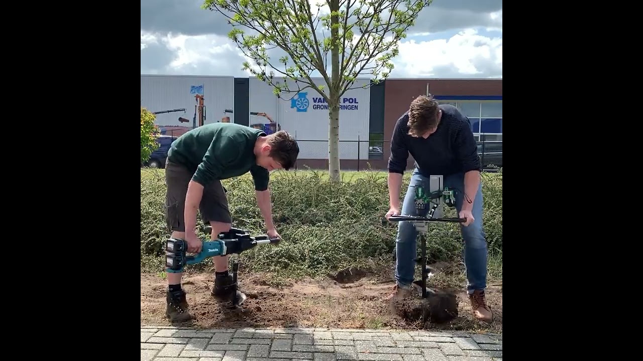 Makita auger vs. EGI RJ110 ELECTRIC DRILL &ndash; AUGER HOLDER
