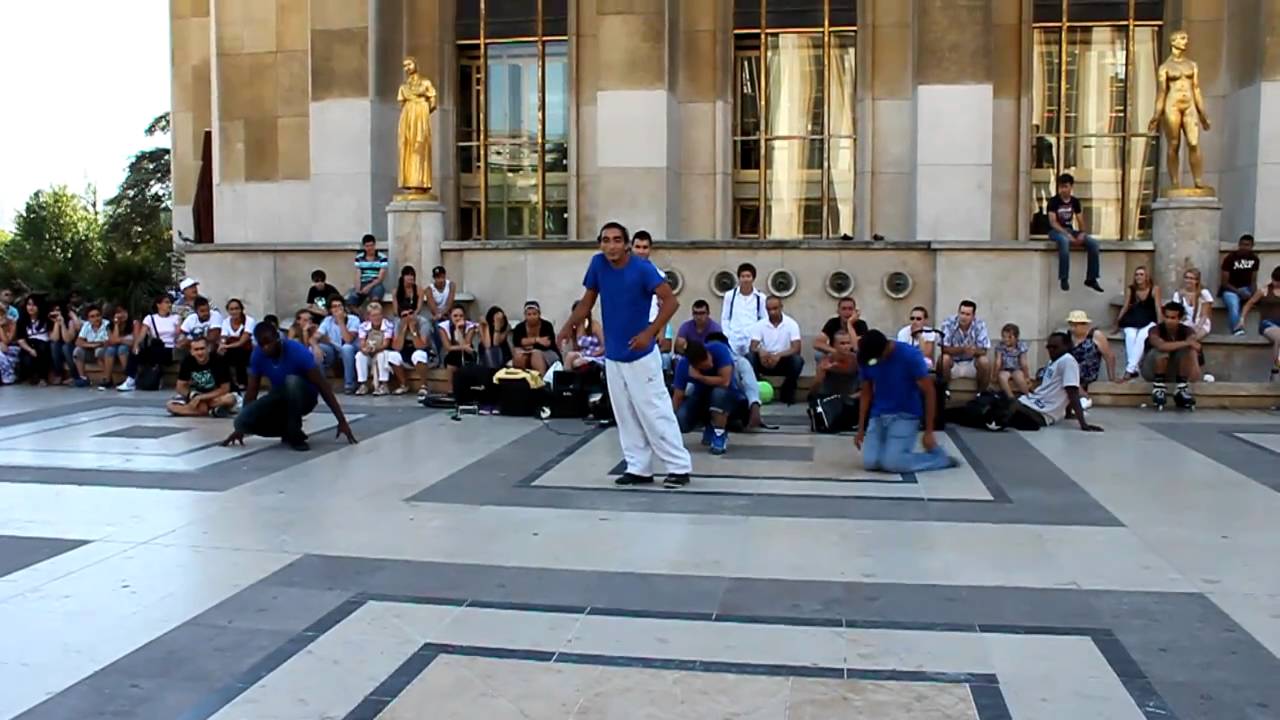 Espact&aacute;culo de rua - Paris.MOV