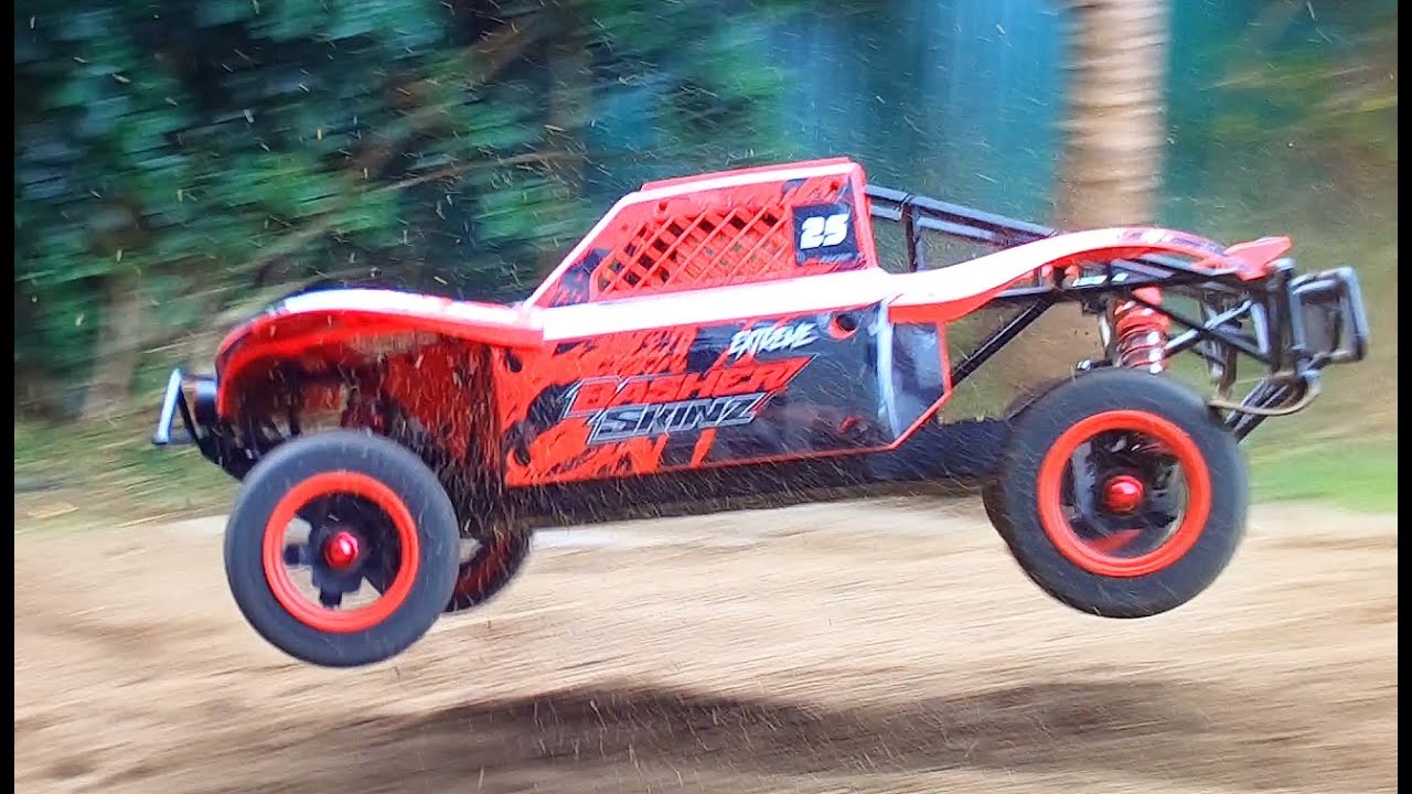 now that's a durable body ! jumping the 30DN 1/5th truck, 12s power, 5 freestyle tricks