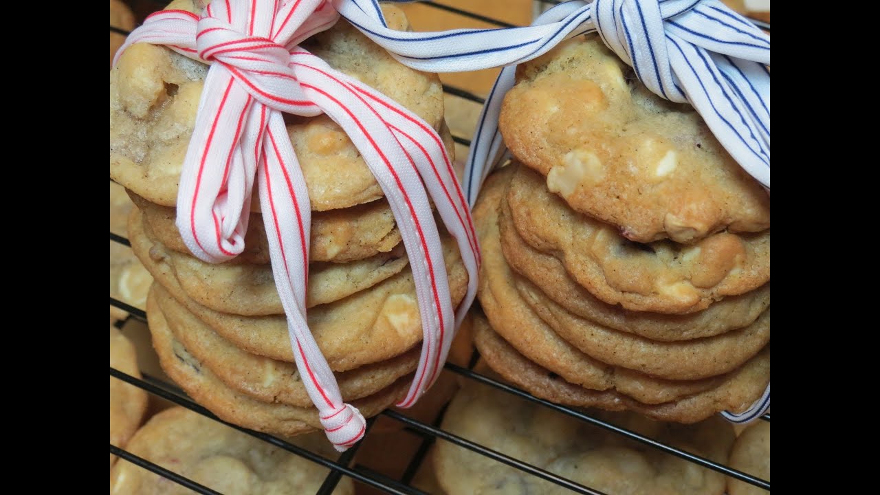 White Chocolate Chip Macadamia Nut Cookies -- The Frugal Chef