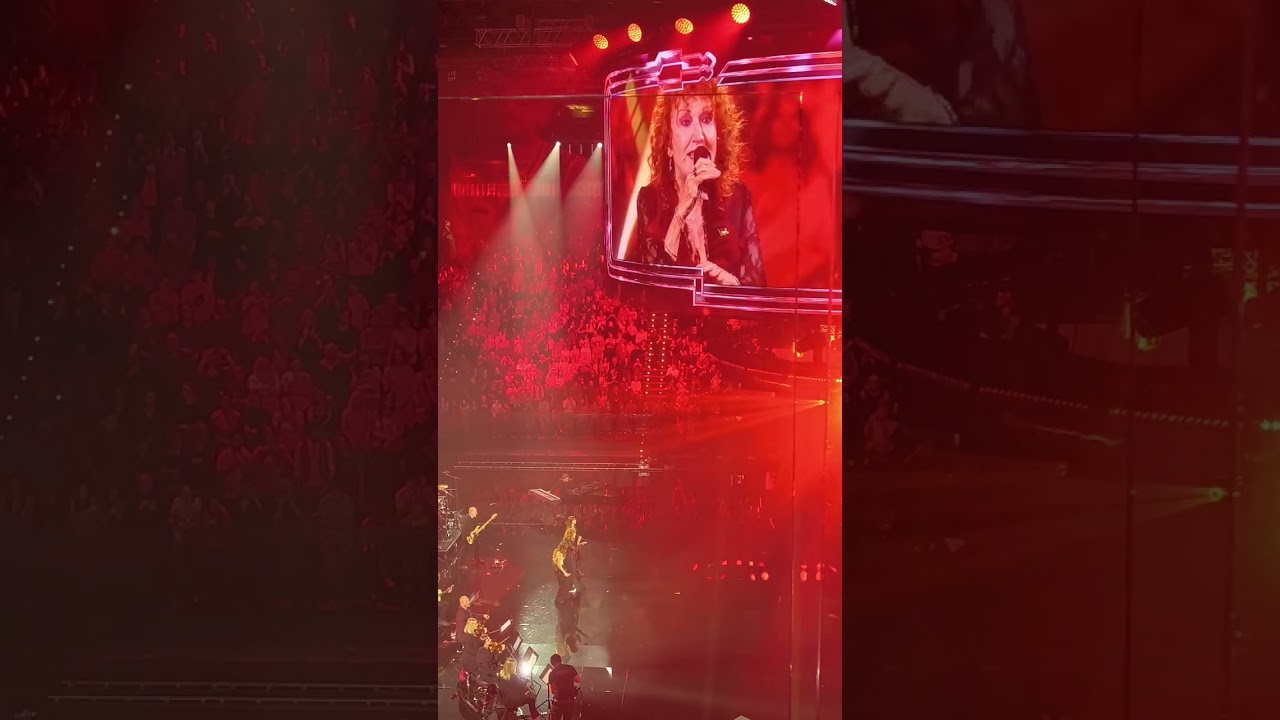 Bocca di rosa. Mannoia, Amoroso, Annalisa. Taratata 2026. Bergamo 