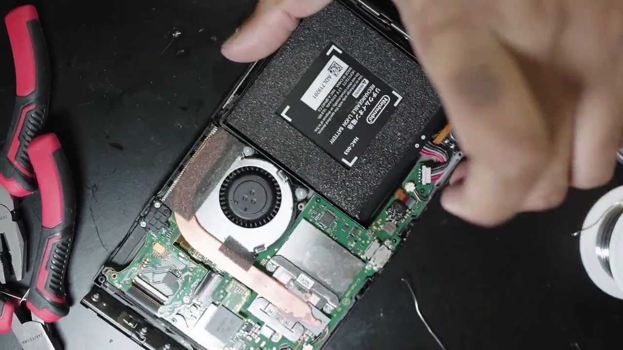 Nintendo Switch not powering up fix  2R2 replacement