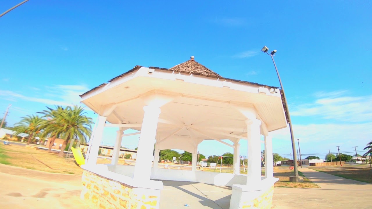 Cruzing in Cotulla