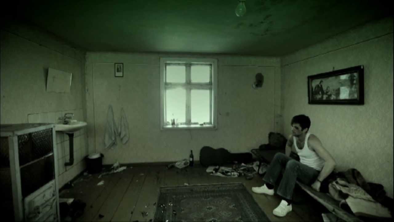 Głową w d&oacute;ł