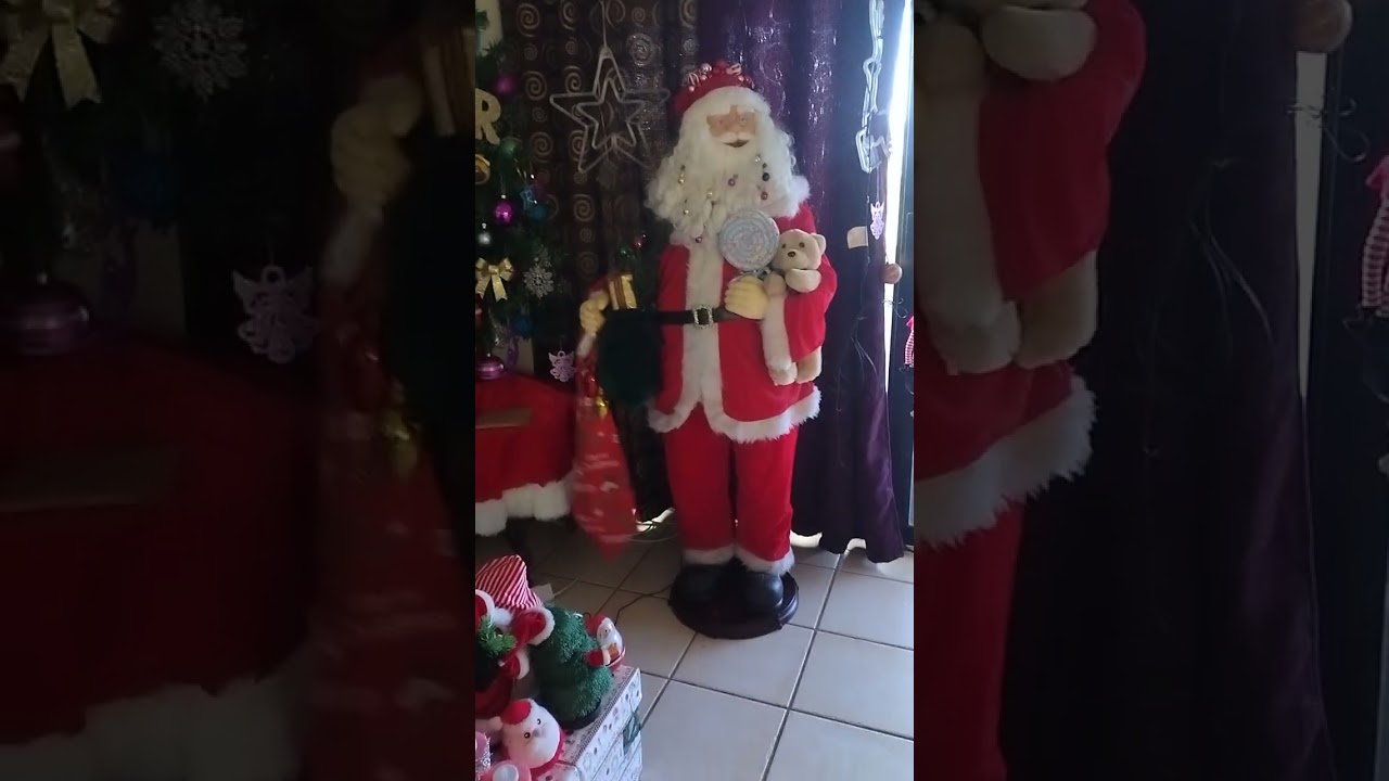 Singing & Dancing Santa Claus 