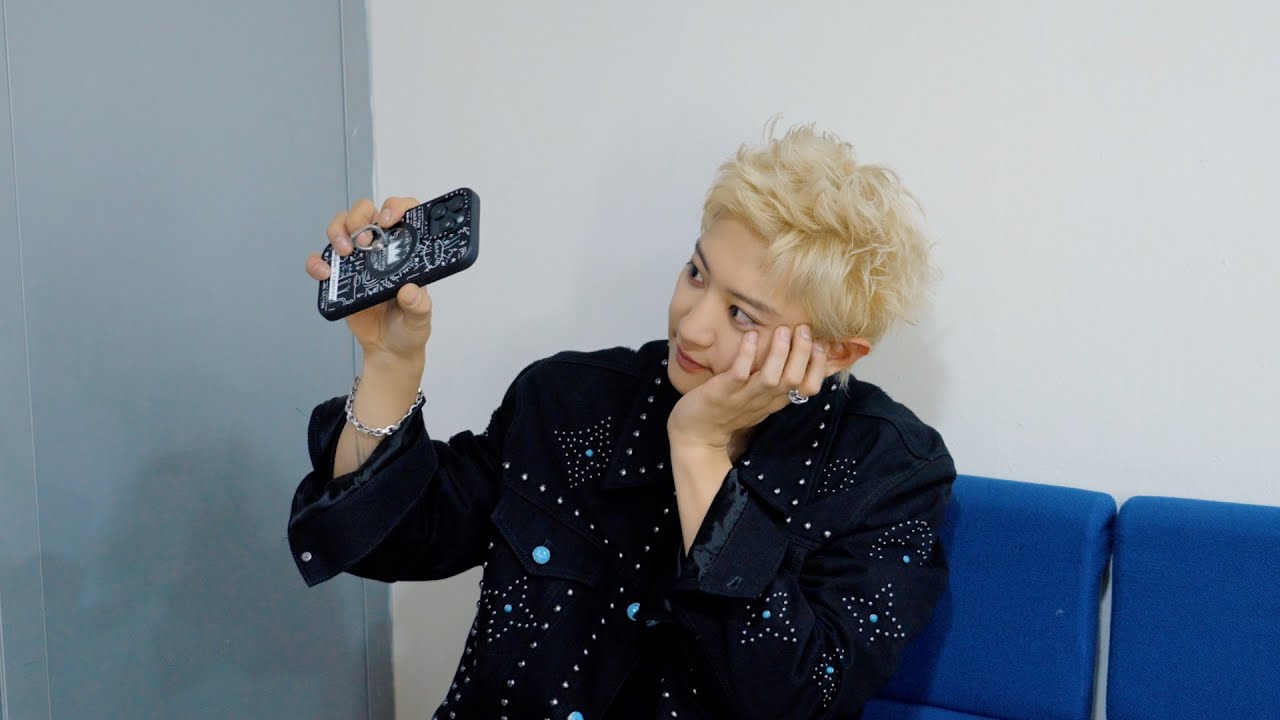 혼자서 하려니까 너무 긴장되고😖 | CHANYEOL 찬열 'Black Out' 음악방송 대기실 Behind The Scenes