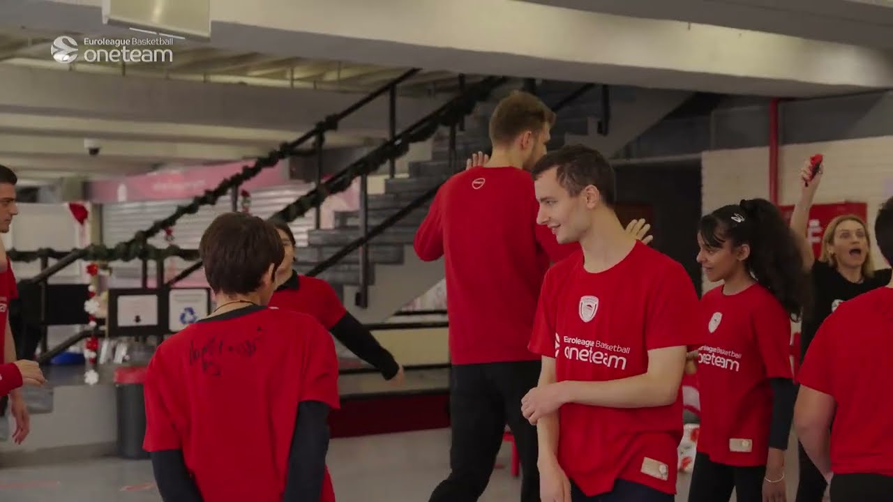 &Chi;&rho;&iota;&sigma;&tau;&omicron;&upsilon;&gamma;&epsilon;&nu;&iota;ά&tau;&iota;&kappa;&omicron; ONE TEAM!