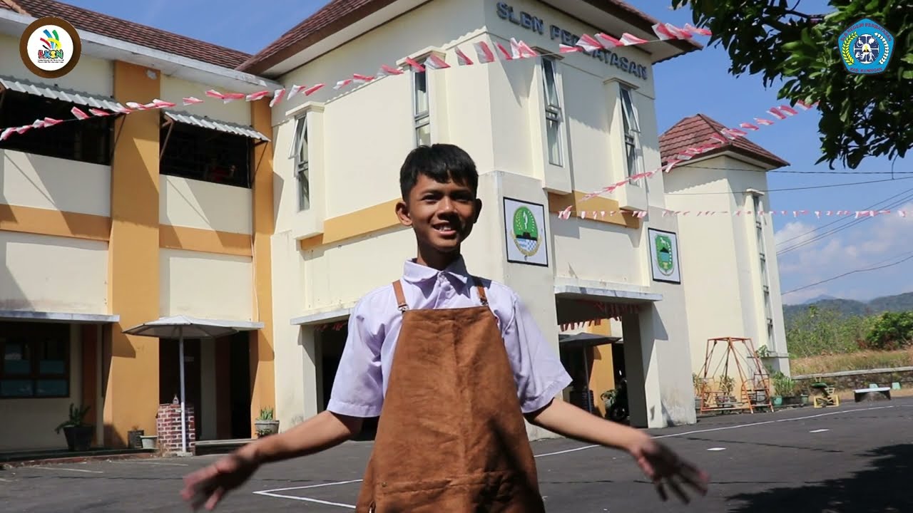 Membuat Miniatur Rumah Adat Sunda Julang Ngapak - Kreasi Barang Bekas LKSN Tk Prov. Jawa Barat