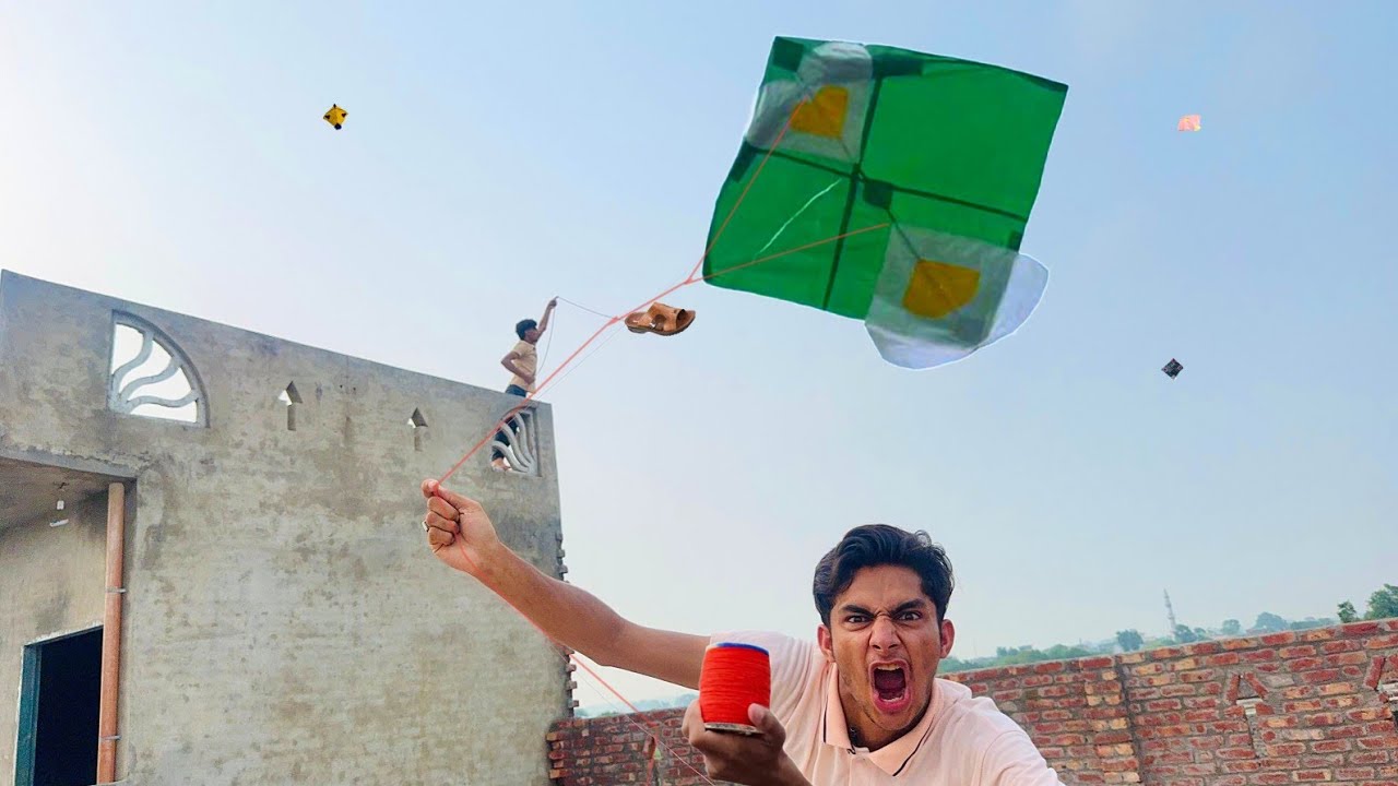 Big & Small Kite Flying |  Nasir Catch Kite Abubaker 2025 Red Door