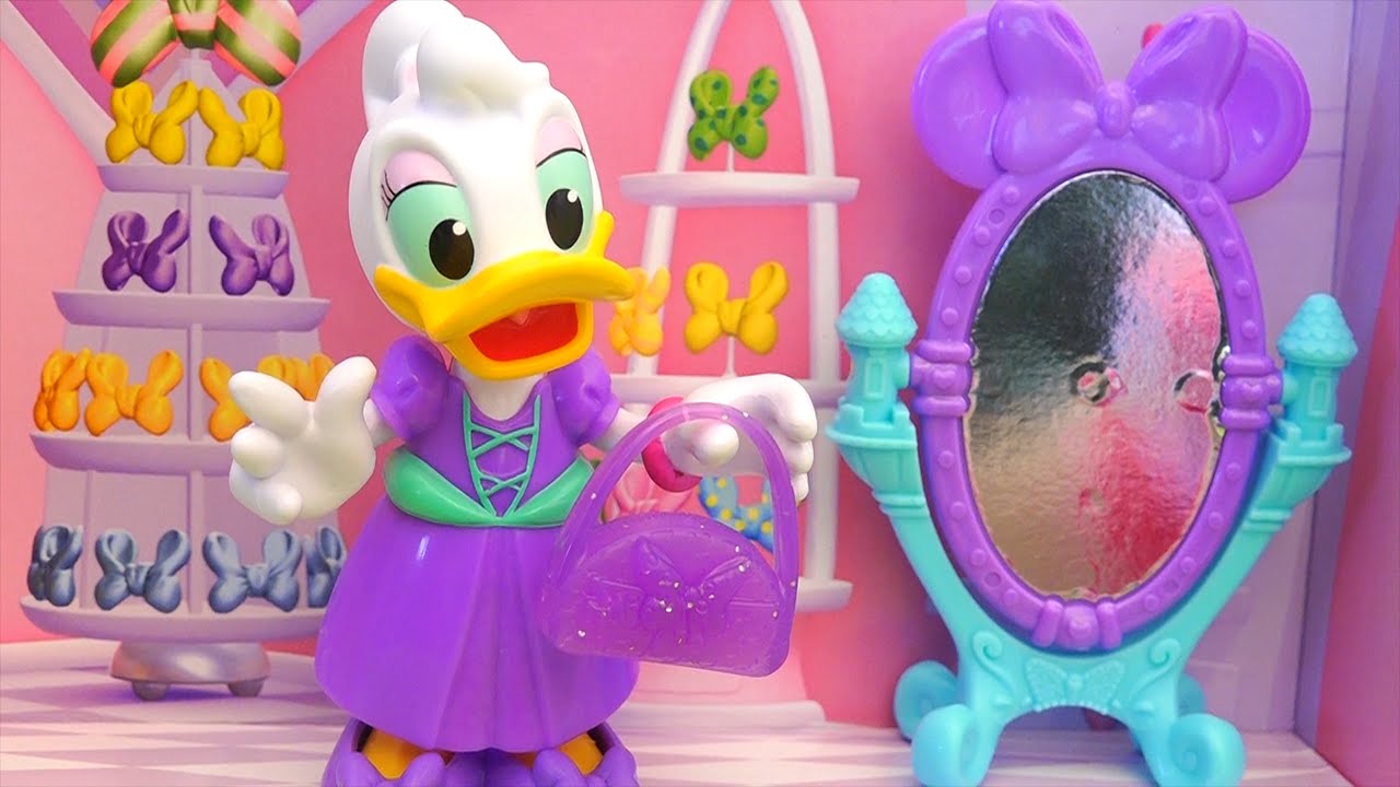 Daisy is Invited to Minnie's Birthday + Dress Up Game