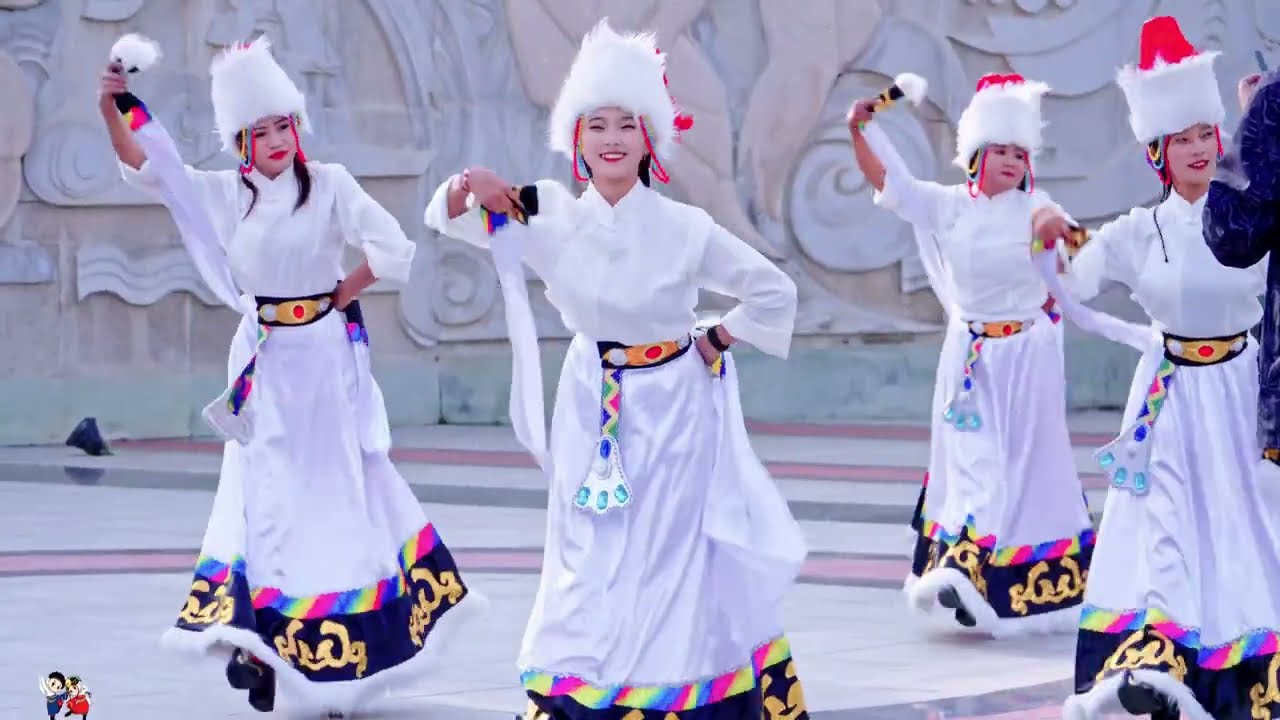 Тибетский танец, каждая танцующая девушка полна уверенности!