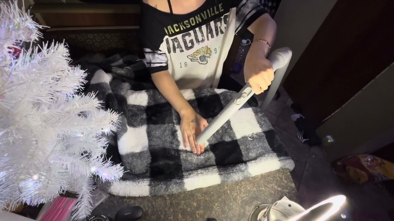 ￼ Emily gets her hand vacuumed
