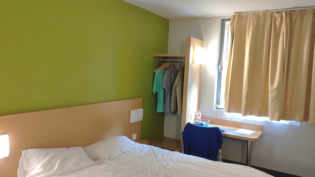 Польша. Отель Вроцлава B&B HOTELS номер 013 Врослав