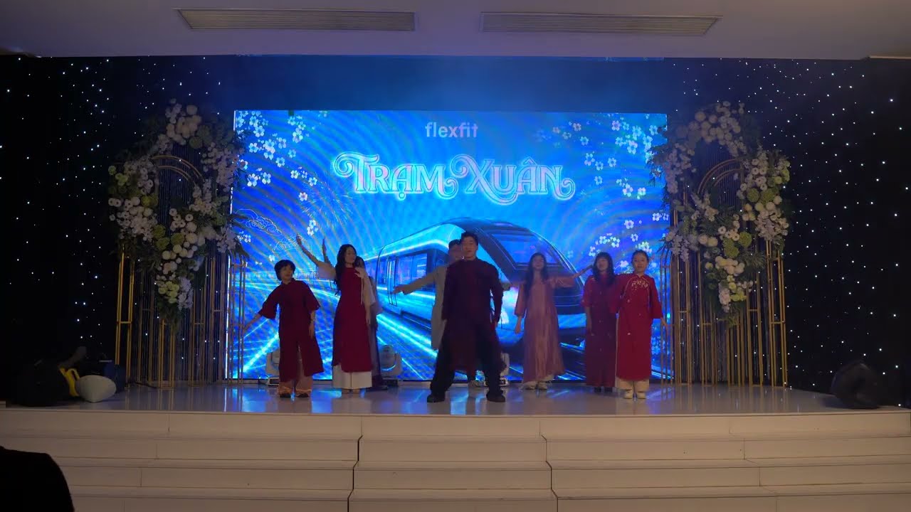 Liên quân The Logic (Kỹ thuật + Mua hàng + TKSX) - Nhảy liên khúc Vui Như Tết- Vạn sự như ý