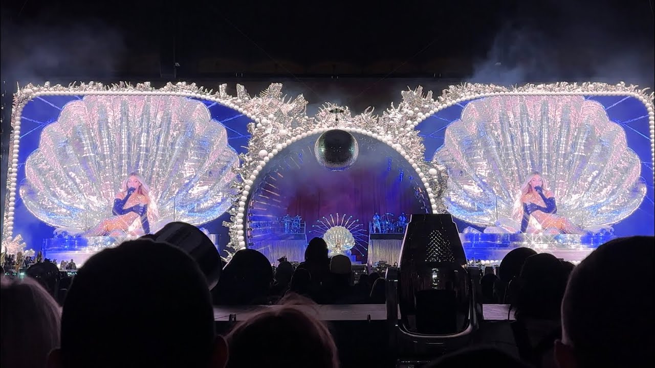 Beyoncé Renaissance Tour Act 6 Plastic Off Sofa, Virgo’s Groove, Move, Warsaw Poland 27.06 2023