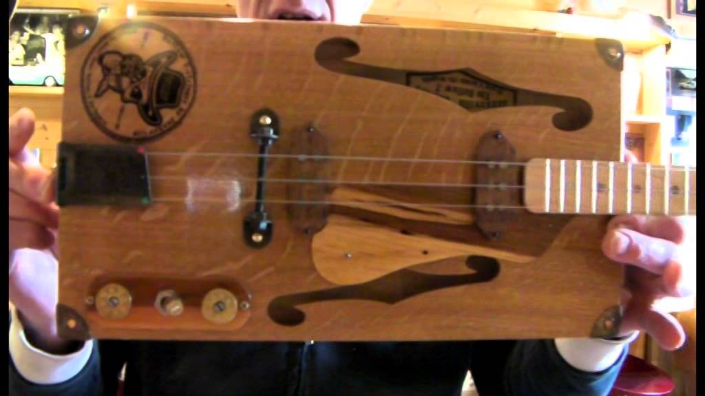 JUNKSVILLE 3 STRING SEMI SOLID OAK CIGAR BOX INSPIRED GUITAR THE OUTLAW MK2