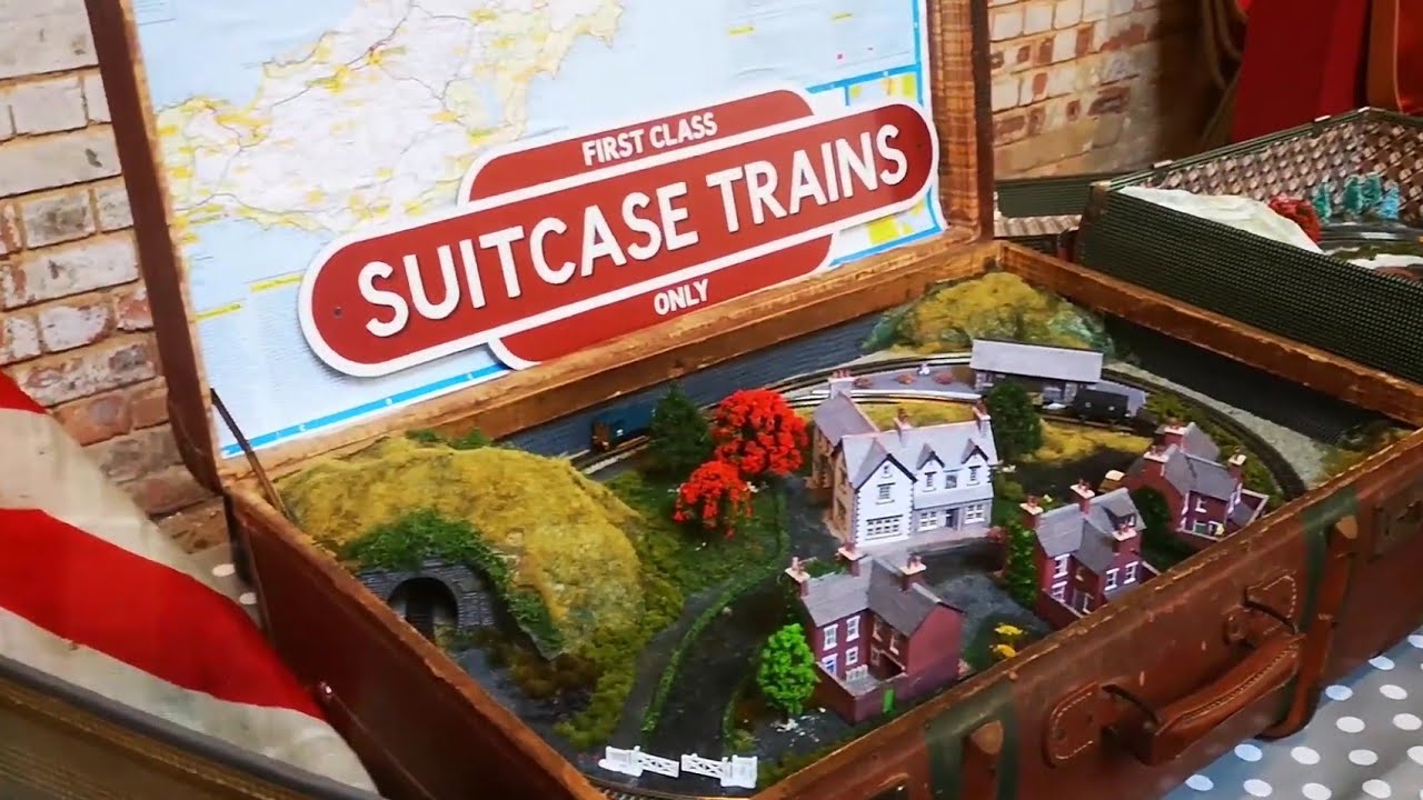 Suitcase Trains | 1940`s weekend at Rushden