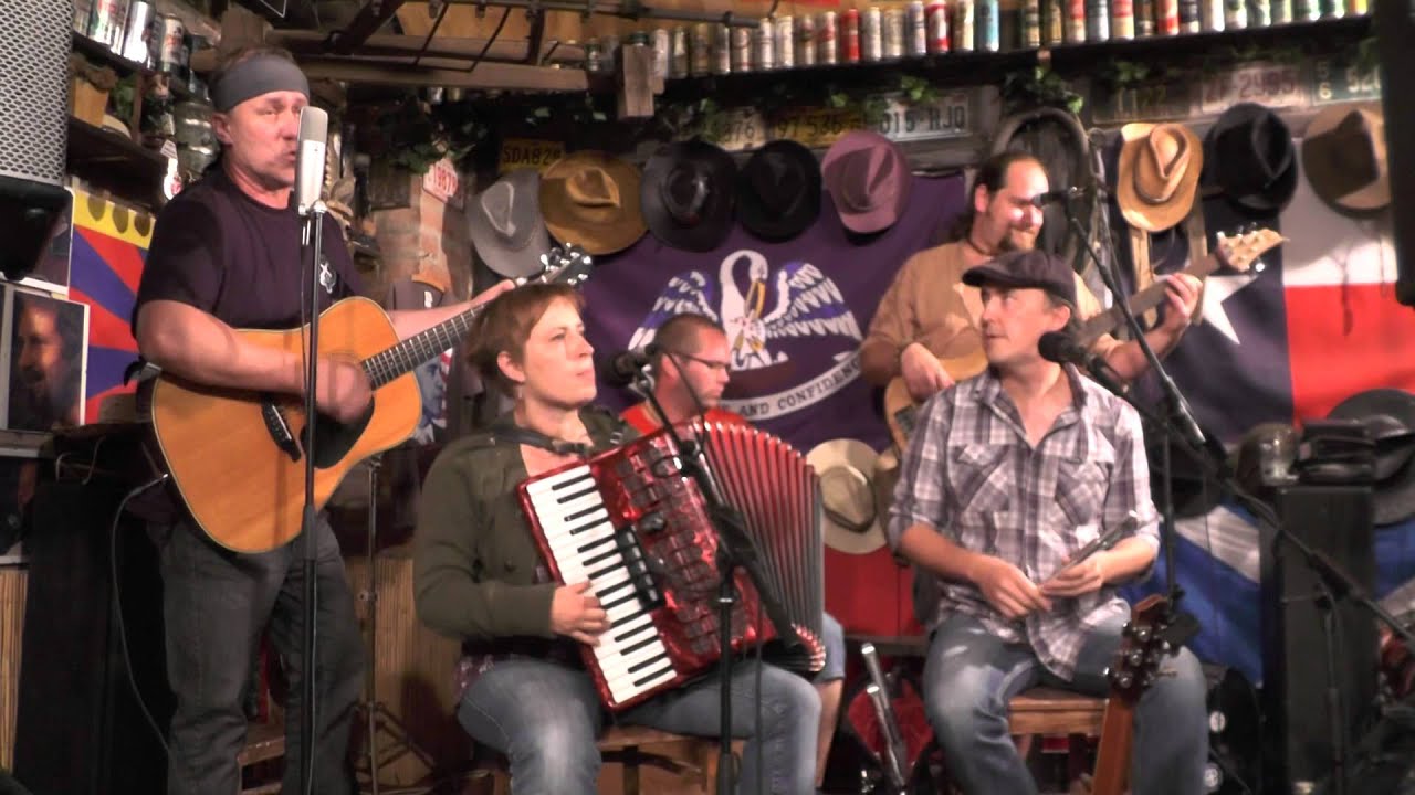 Isara - Majáky, folková chalupa 2014