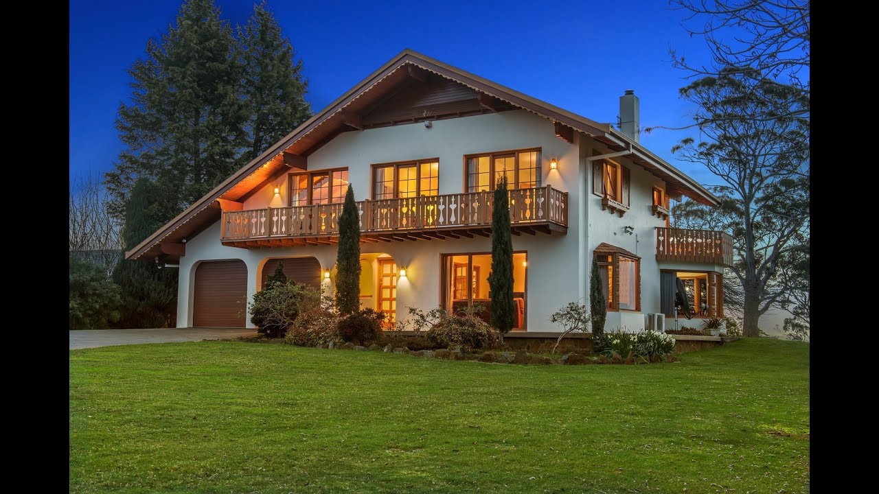 *SOLD* Presented by Jo Oliver - 13 Alpine Cres, Grindelwald
