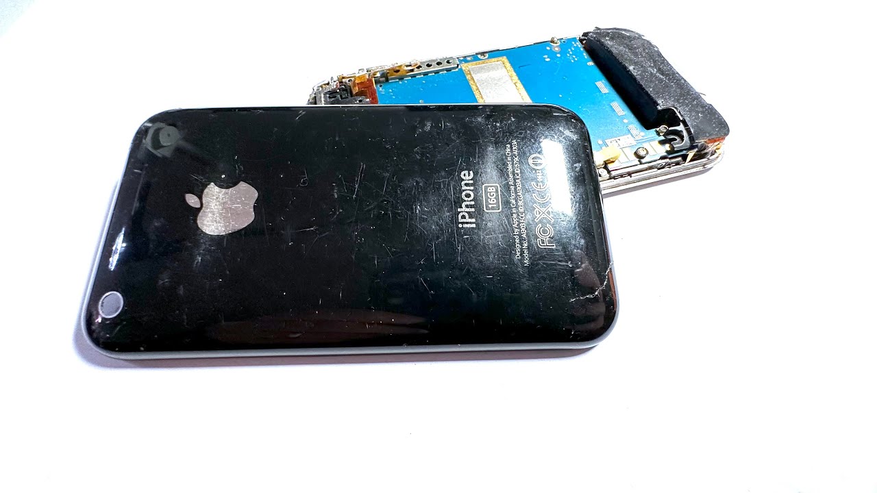 Damaged iPhone a1303 3GS disassembly of functional parts