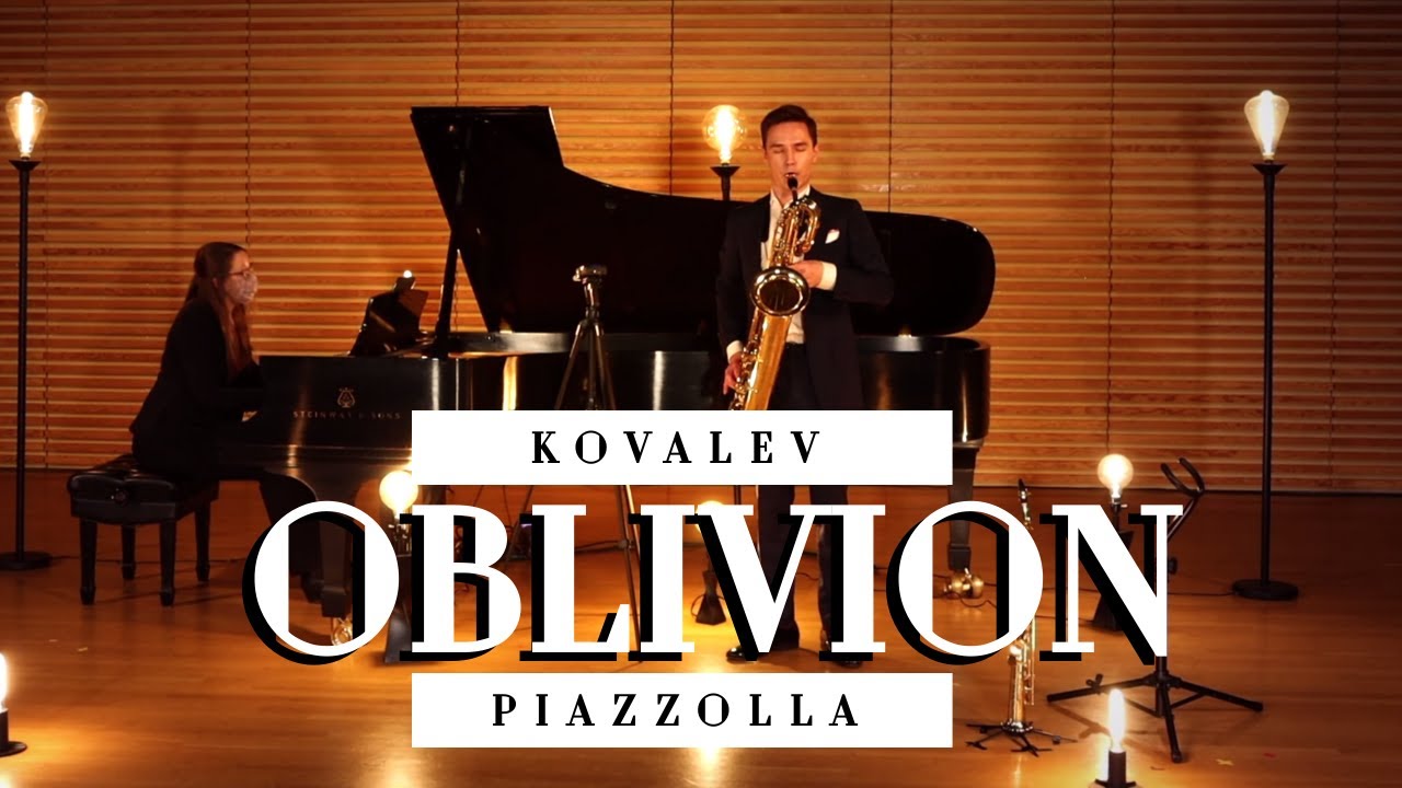 Piazzolla - Oblivion on baritone and soprano saxophones