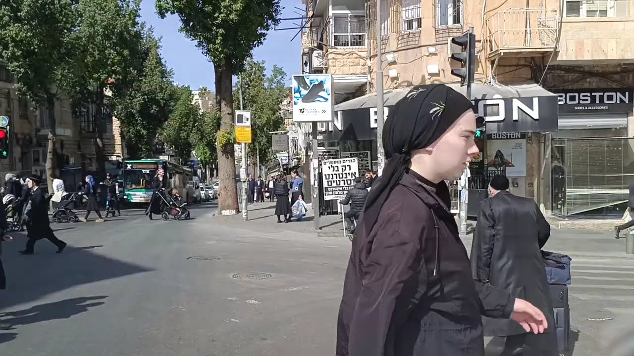 נסיעה ברחובותיה הציוריים של מאה שערים