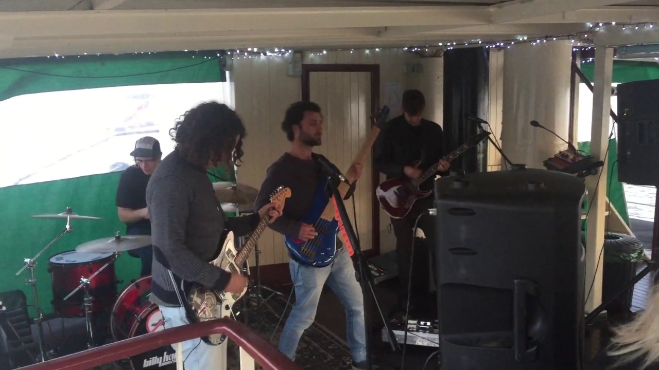 PS Cumberoona - Band on a Boat