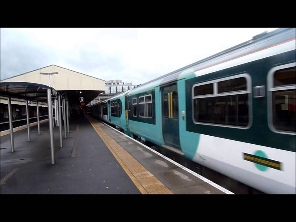 SOUTHERN CLASS 456 PASSES CARSHALTON & WIMBLEDON LON 31 DEC 13