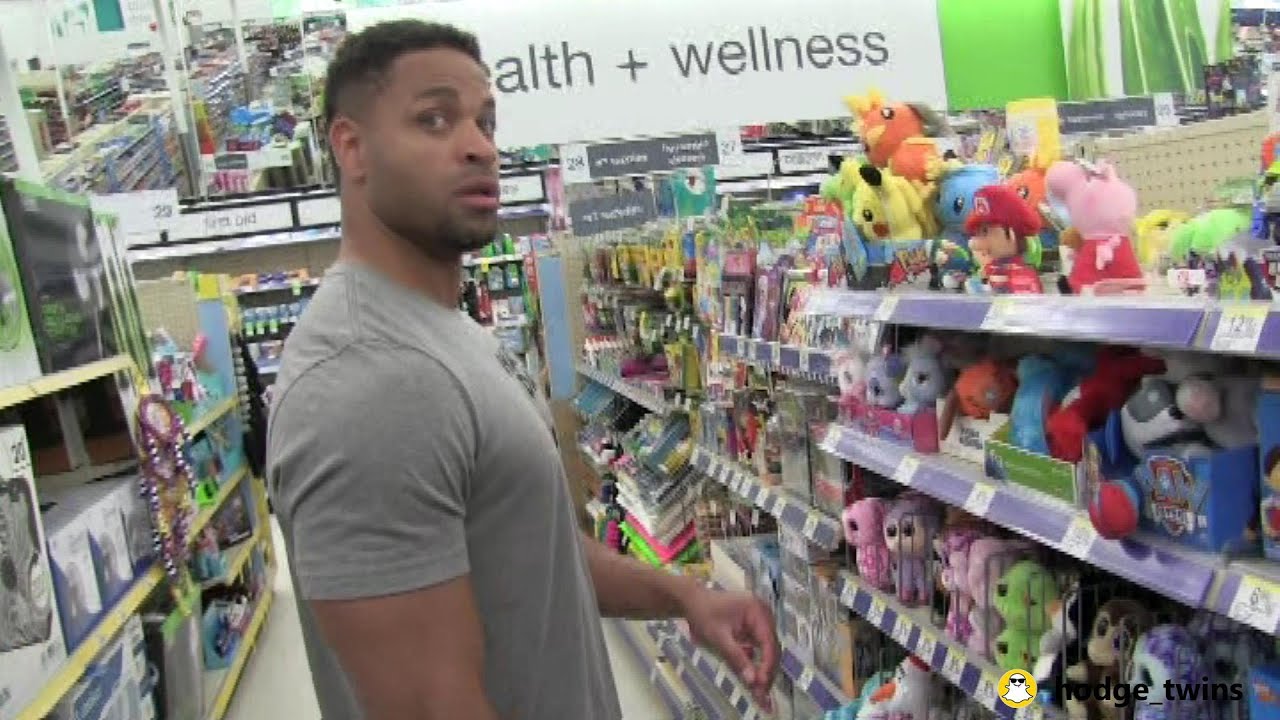 Twitter Beef | Comedians Not Pro Bodybuilders| Keith's First Flight | @hodgetwins